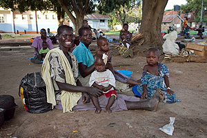 At Soroti Hospital, with an insufficient number of beds in the pediatric ward, mothers and children are forced to camp outside for the duration of their medical treatment. Photo courtesy Pilgrim Africa)